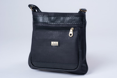 Сумка crossbody из пробки Oly. Black Edition