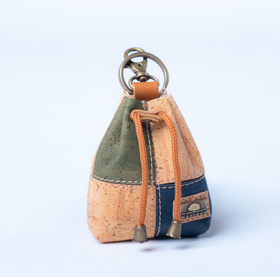 Чехол для ключей с карабином. Accessories